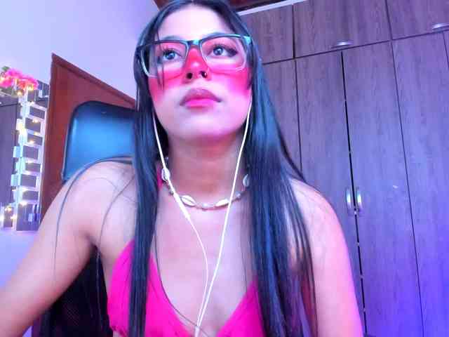 ALYSSON18 webcam