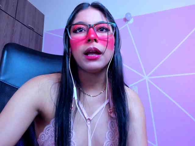 ALYSSON18 webcam