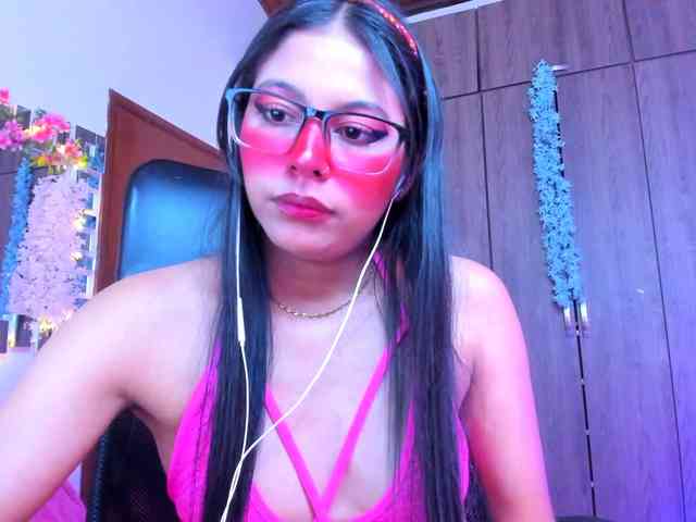 ALYSSON18 webcam