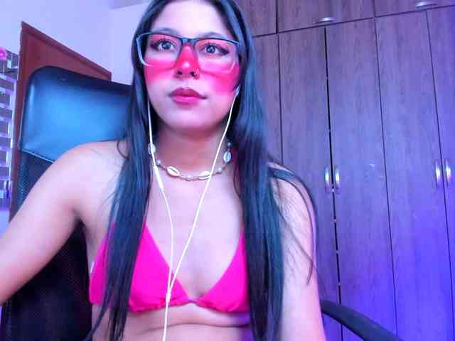 ALYSSON18 webcam