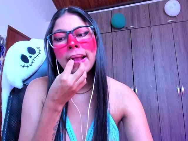 ALYSSON18 webcam