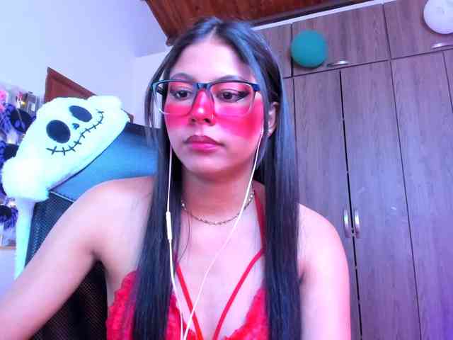 ALYSSON18 webcam