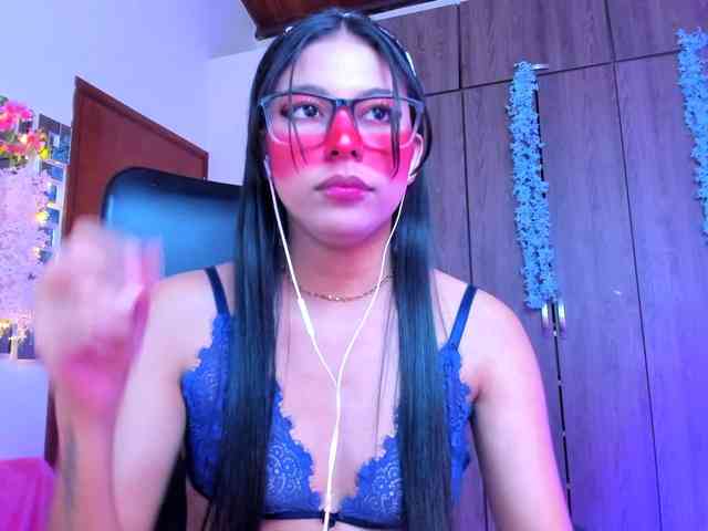 ALYSSON18 webcam