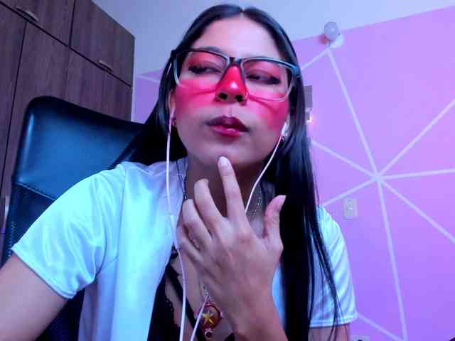 ALYSSON18 webcam