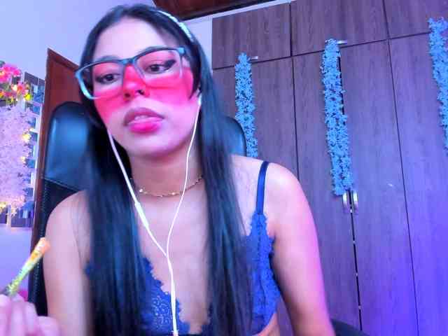 ALYSSON18 webcam