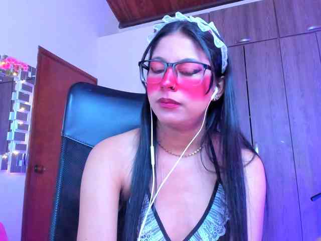ALYSSON18 webcam