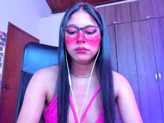 ALYSSON18 webcam