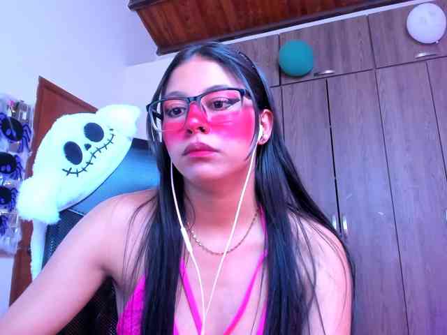 ALYSSON18 webcam
