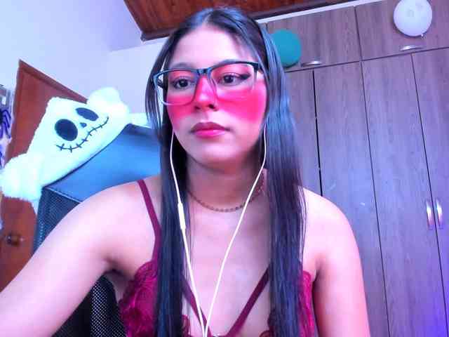 ALYSSON18 webcam
