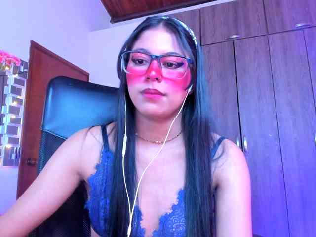 ALYSSON18 webcam