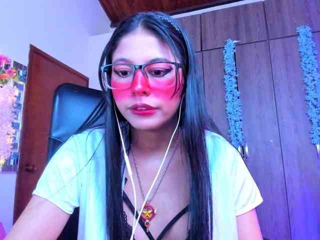 ALYSSON18 webcam