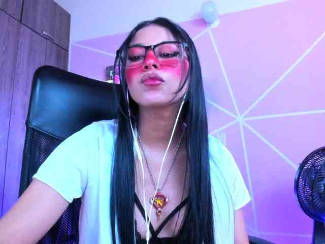 ALYSSON18 webcam