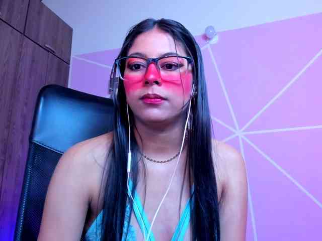 ALYSSON18 webcam