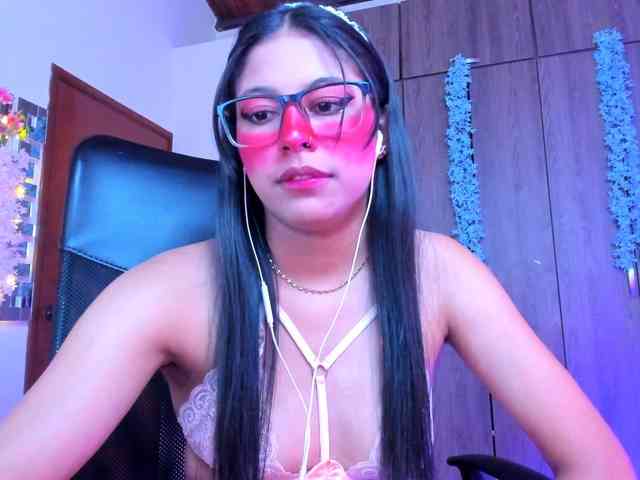 ALYSSON18 webcam