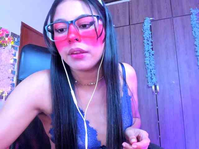 ALYSSON18 webcam