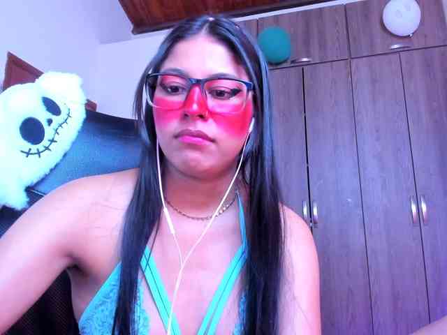 ALYSSON18 webcam