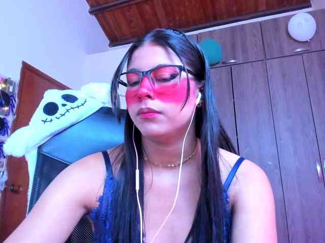ALYSSON18 webcam