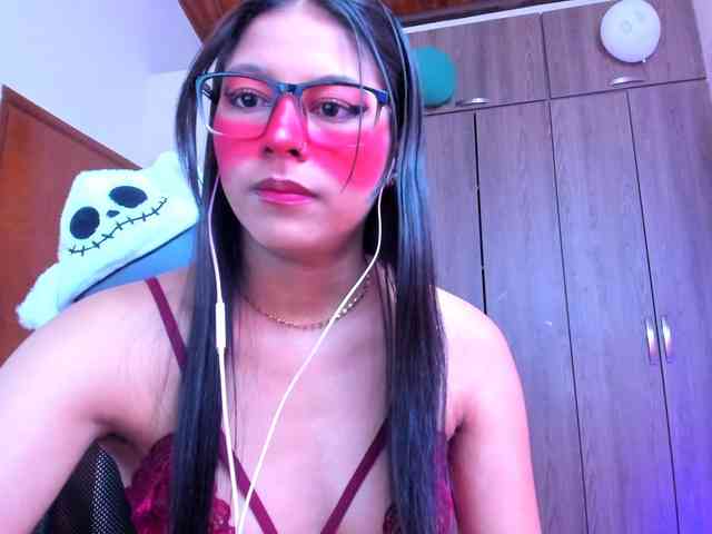 ALYSSON18 webcam