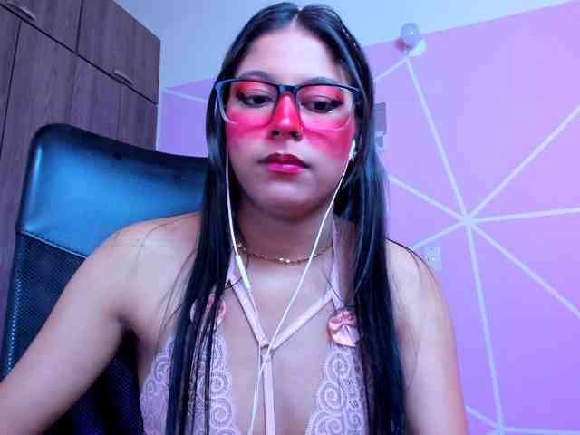 ALYSSON18 webcam