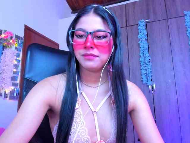 ALYSSON18 webcam