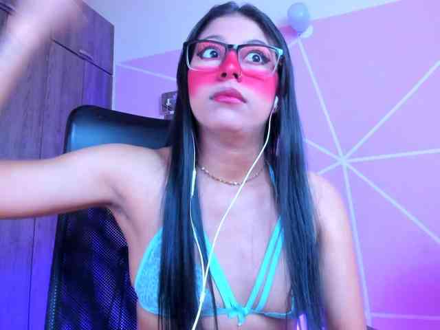 ALYSSON18 webcam
