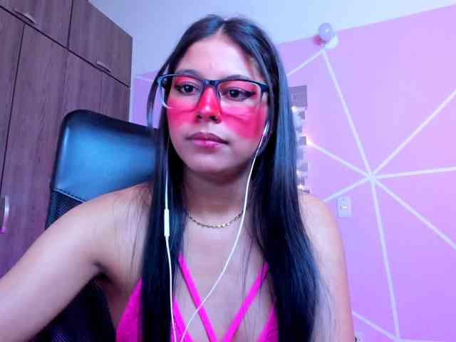 ALYSSON18 webcam