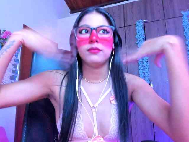 ALYSSON18 webcam