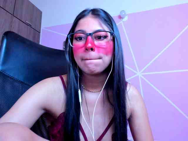 ALYSSON18 webcam