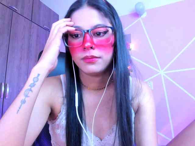 ALYSSON18 webcam
