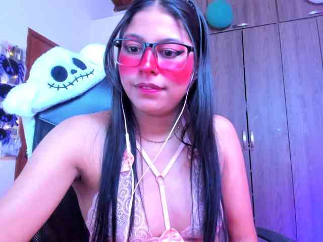 ALYSSON18 webcam