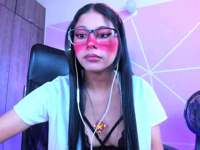 ALYSSON18 webcam