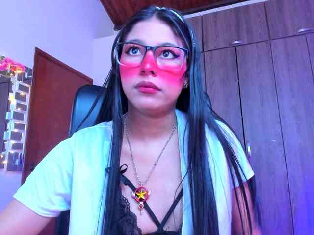ALYSSON18 webcam