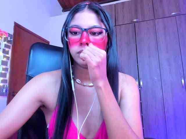 ALYSSON18 webcam