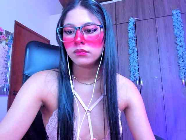 ALYSSON18 webcam