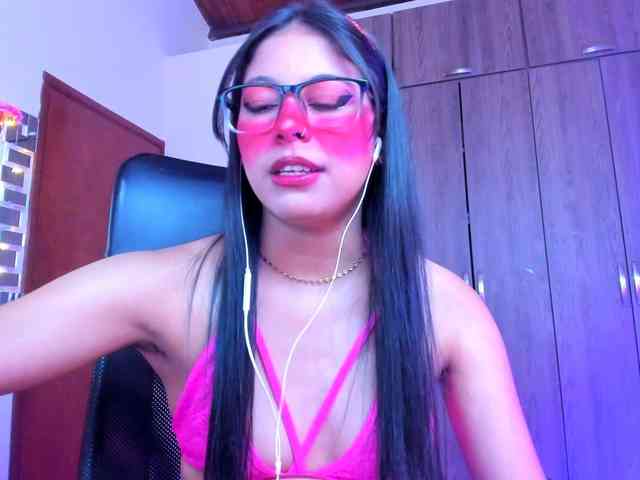 ALYSSON18 webcam