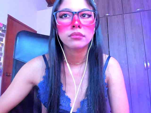 ALYSSON18 webcam