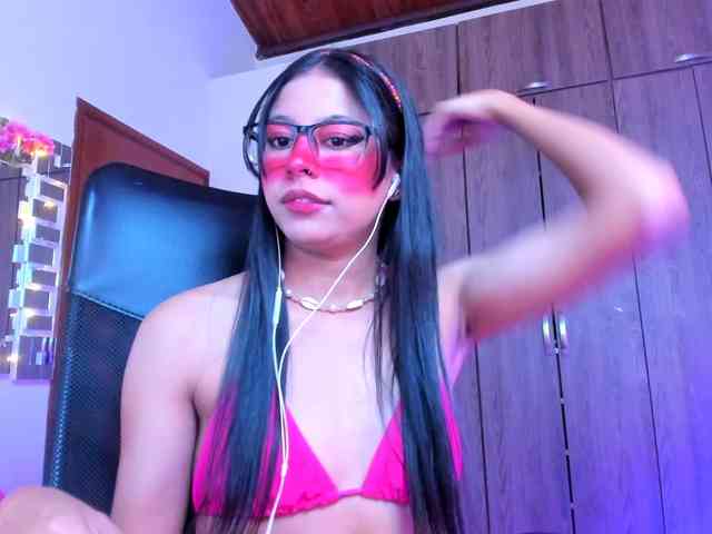 ALYSSON18 webcam