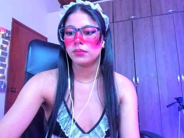ALYSSON18 webcam