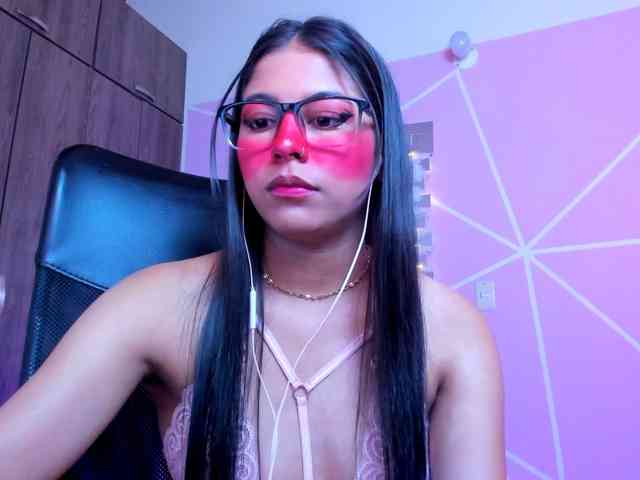 ALYSSON18 webcam