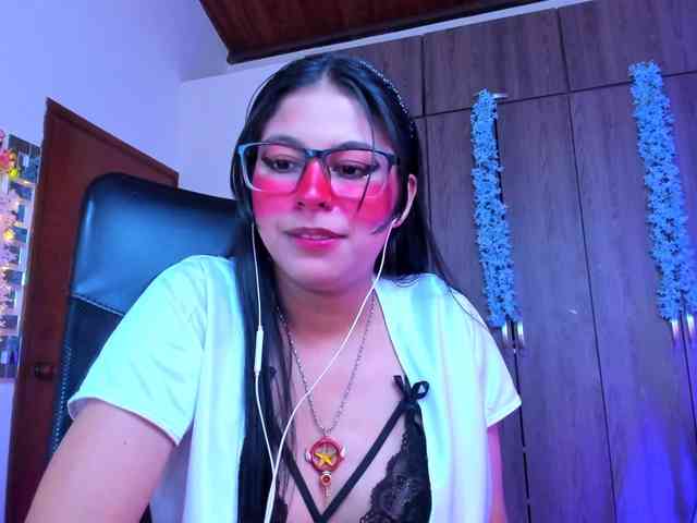 ALYSSON18 webcam