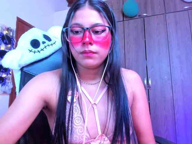 ALYSSON18 webcam