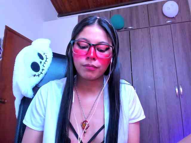 ALYSSON18 webcam