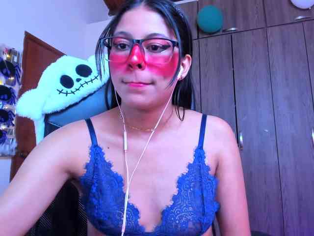 ALYSSON18 webcam