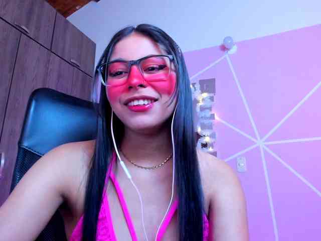 ALYSSON18 webcam