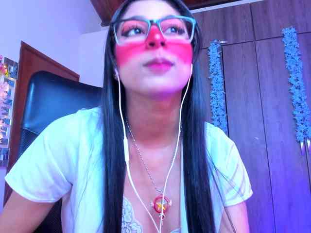 ALYSSON18 webcam