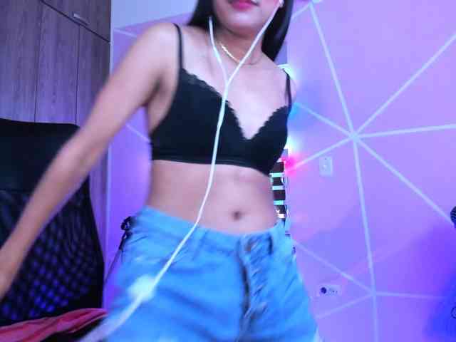 ALYSSON18 webcam