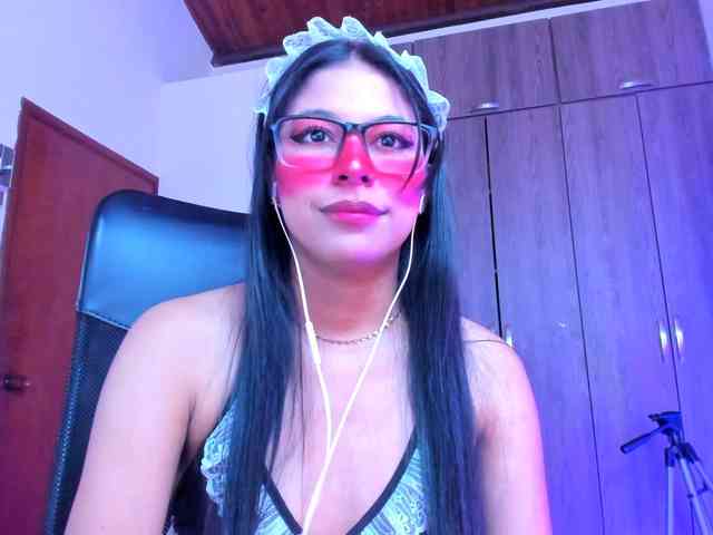 ALYSSON18 webcam