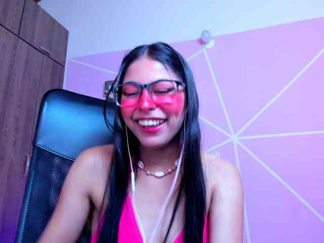 ALYSSON18 webcam