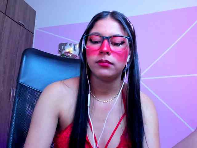 ALYSSON18 webcam