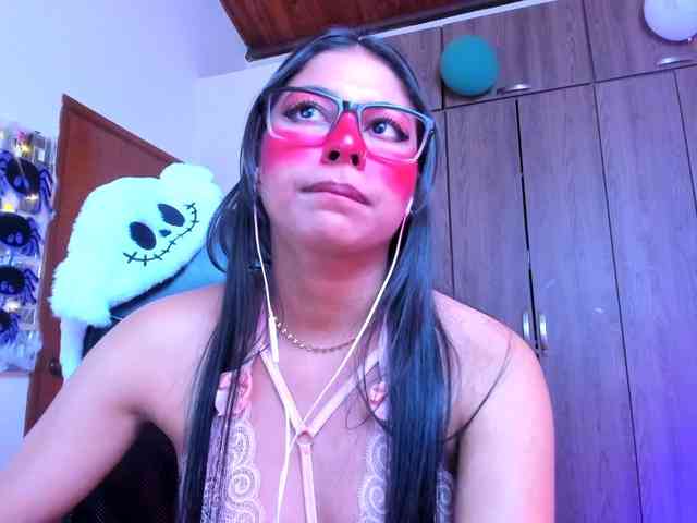 ALYSSON18 webcam